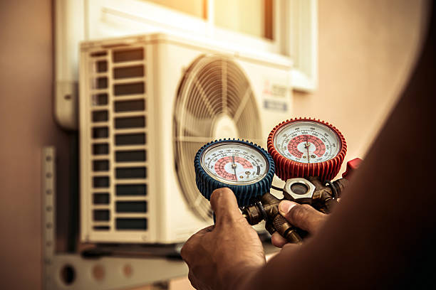 Professional Hvac technician working in Belmont, MI